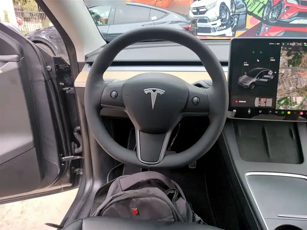 Tesla Model Y — фото 3