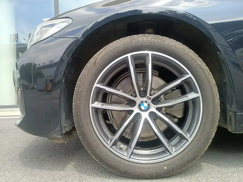 BMW 5 Series 2023 из CN, фото 7