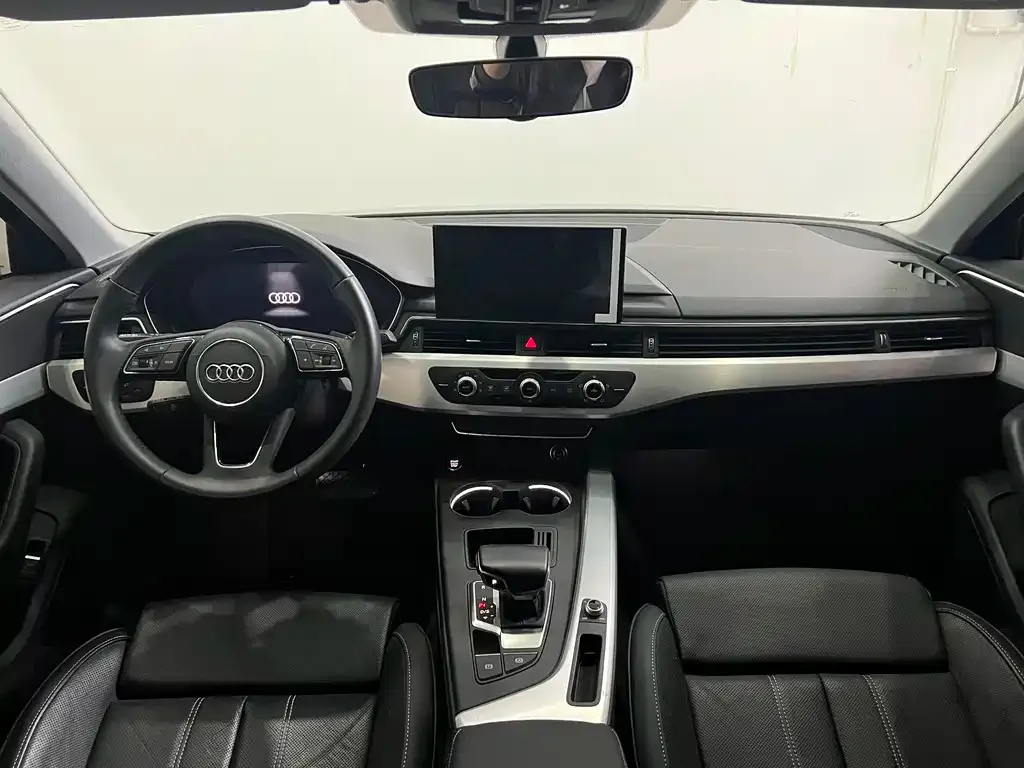 Audi A4L 2023 из CN, фото 7