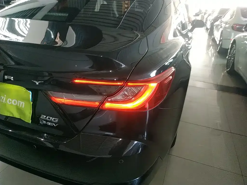 Toyota Camry — фото 8