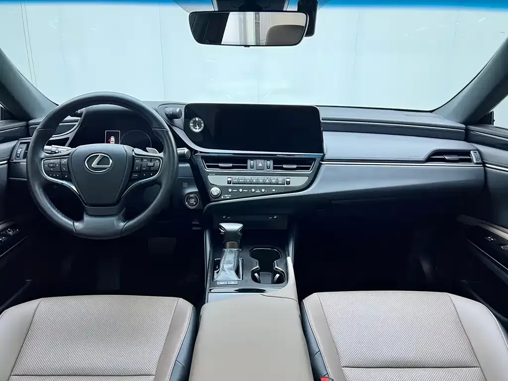 Lexus ES — фото 8