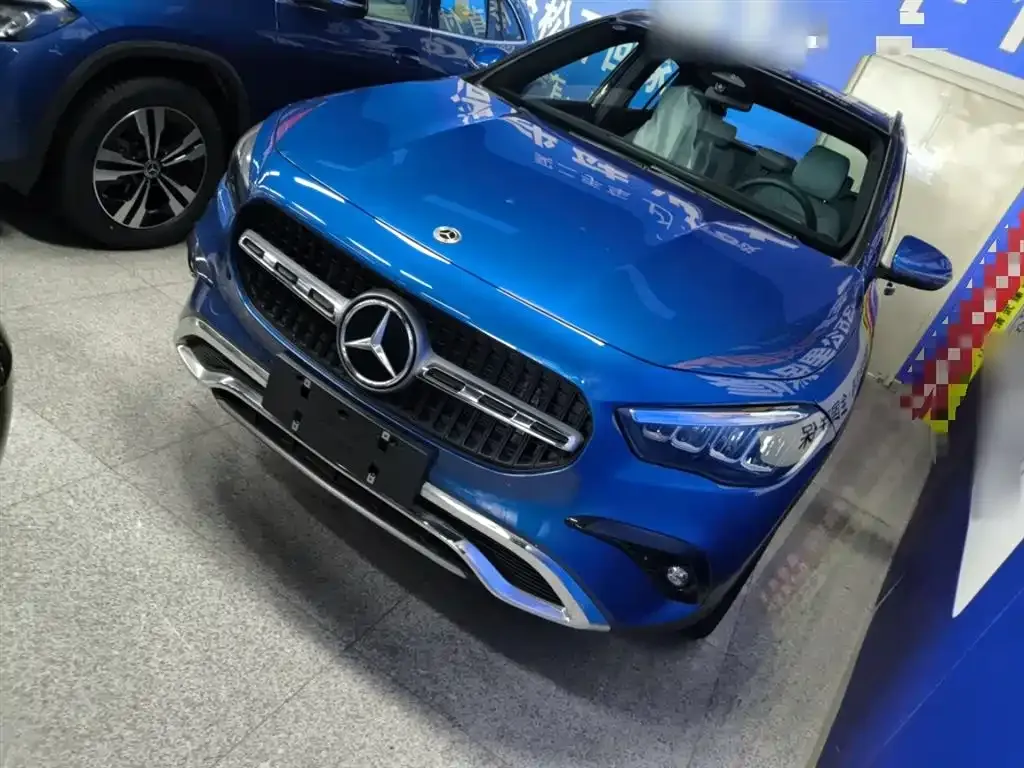 Mercedes-Benz GLA — фото 1