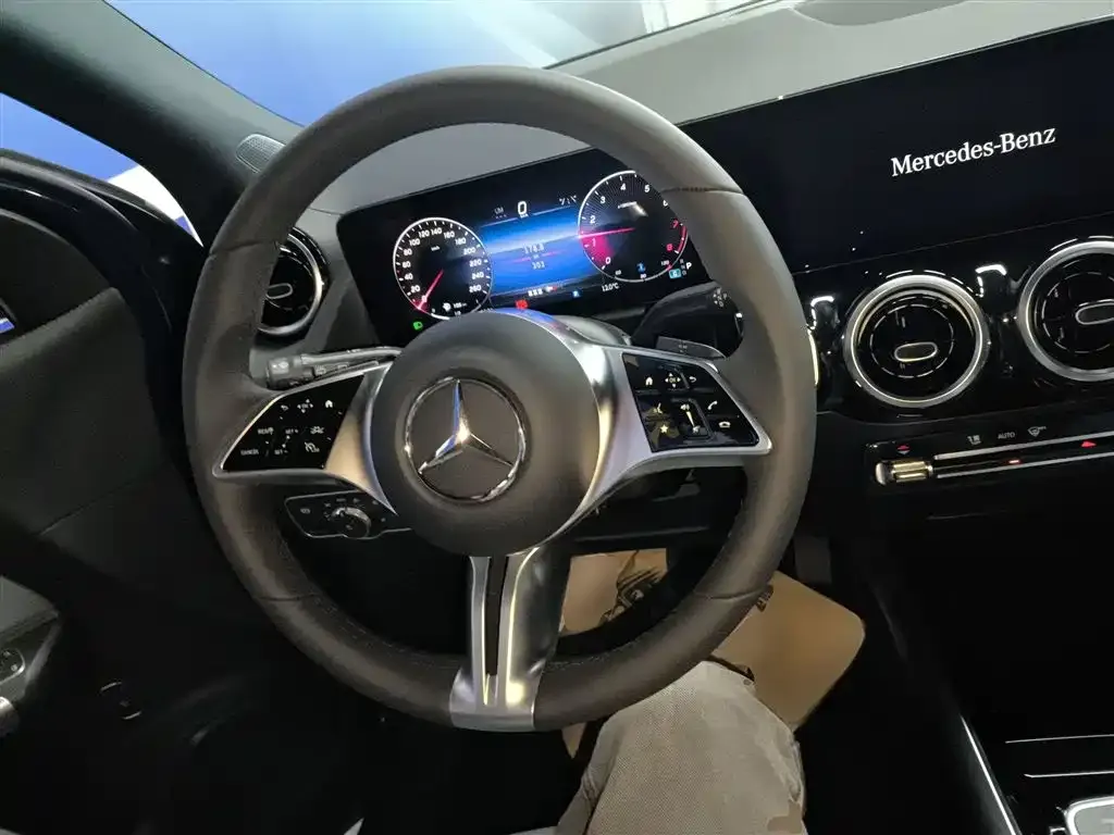 Mercedes-Benz GLA — фото 3