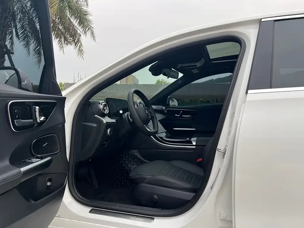 Mercedes-Benz C-Class 2024 из CN, фото 4