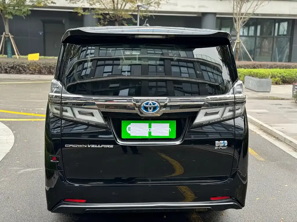 Toyota Vellfire — фото 3