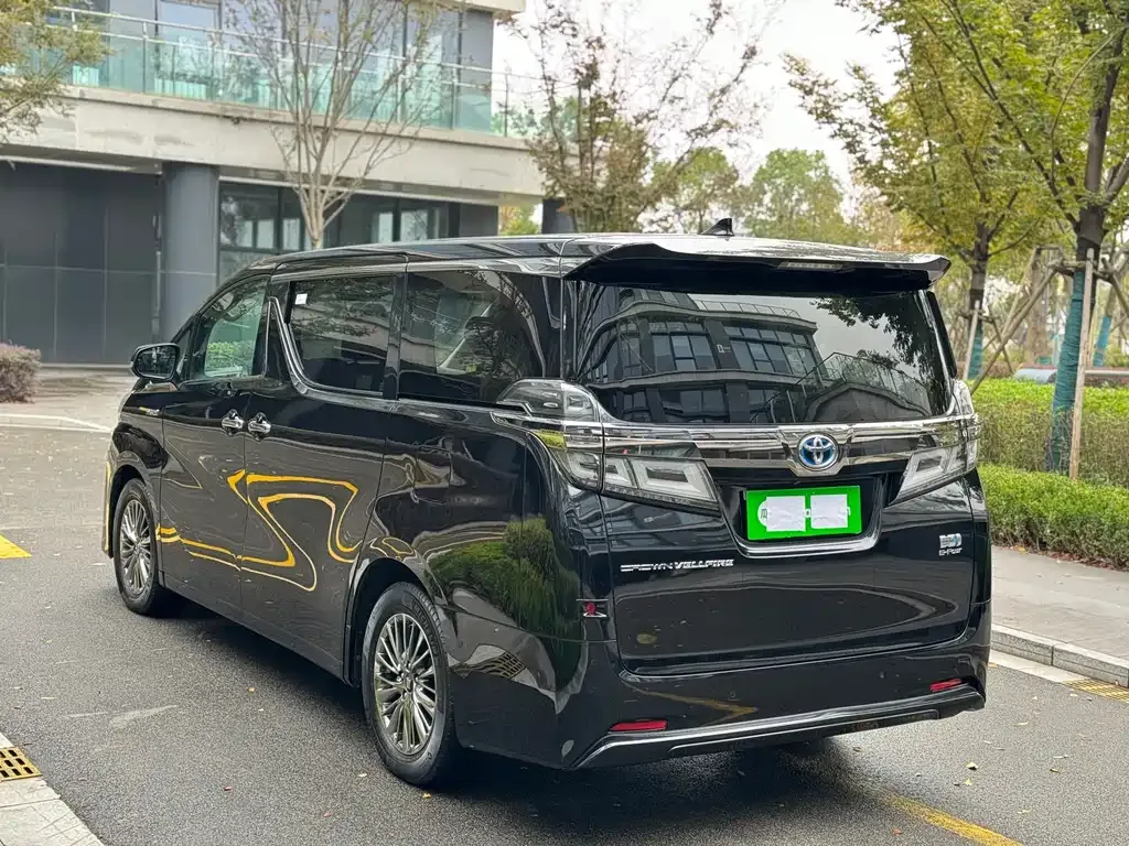 Toyota Vellfire — фото 6