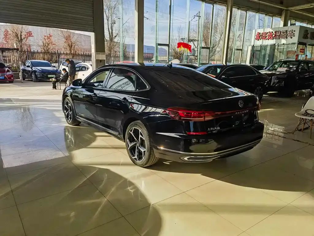 Volkswagen Passat 2023 из CN, фото 4