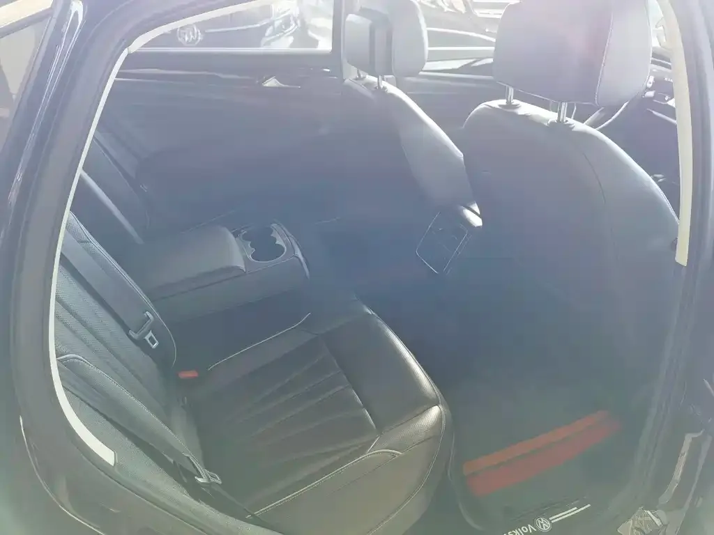 Volkswagen Passat 2023 из CN, фото 9