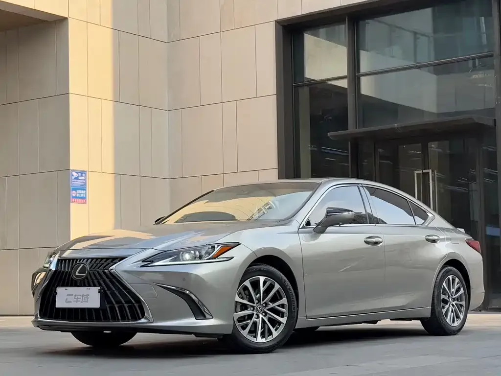 Lexus ES 2023 из CN, фото 1