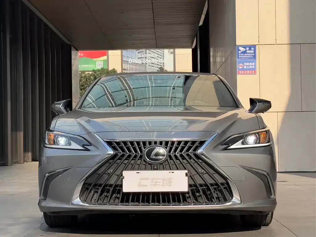 Lexus ES 2023 из CN, фото 2