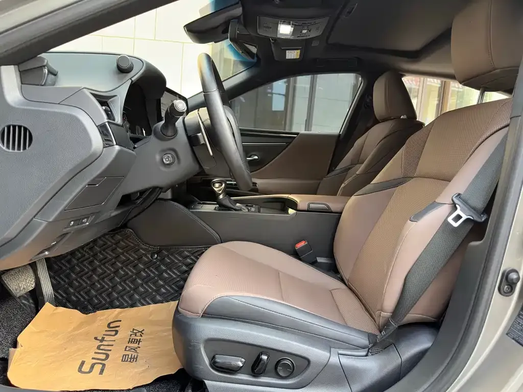 Lexus ES 2023 из CN, фото 6