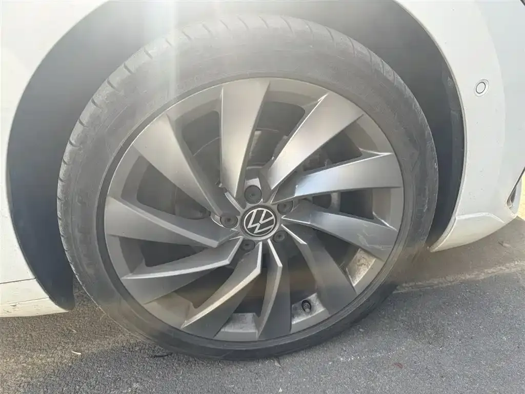 Volkswagen CC 2024 из CN, фото 4
