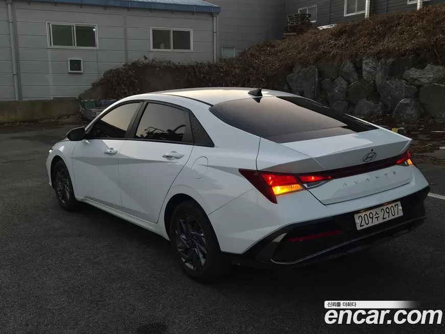 Hyundai AVANTE — фото 2