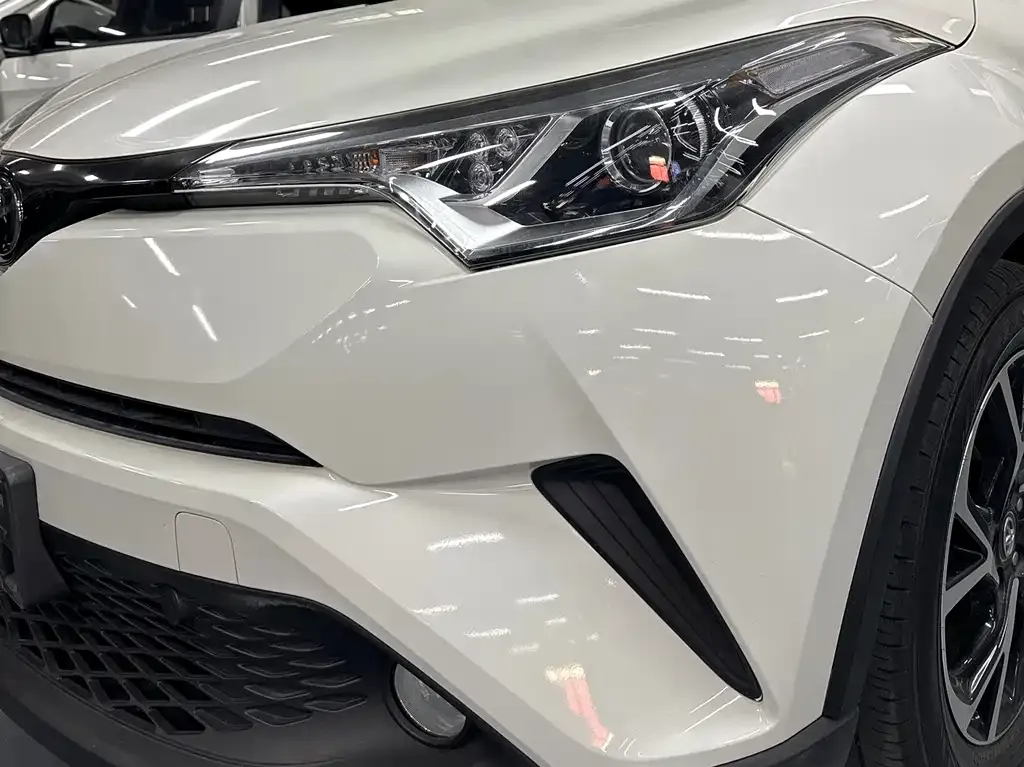 Toyota C-HR — фото 10