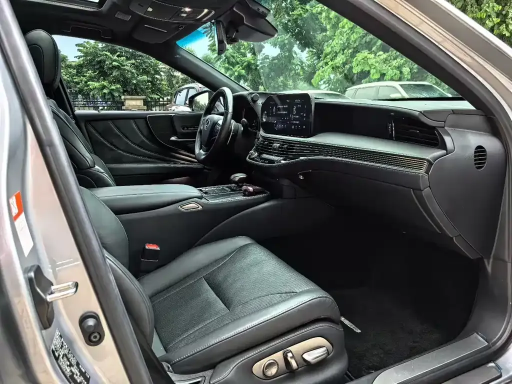 Lexus LS 2021 из CN, фото 9