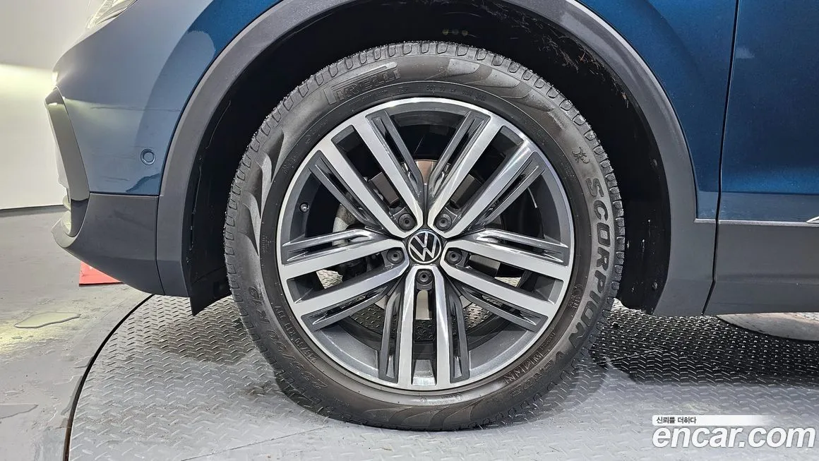 Volkswagen Tiguan — фото 5
