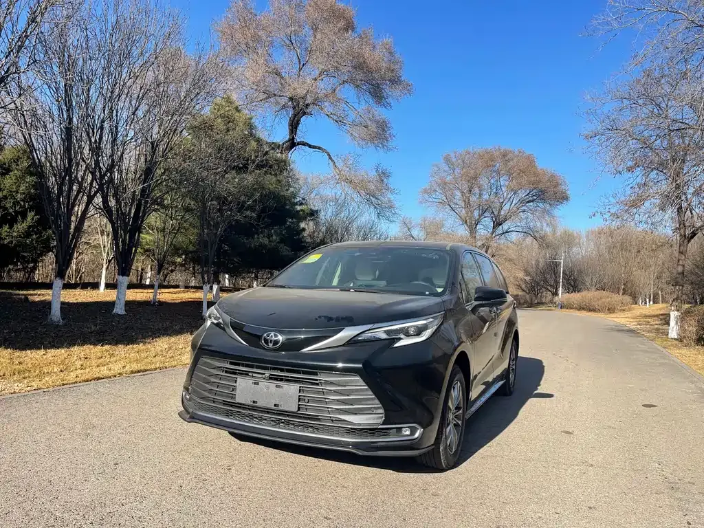 Toyota Sienna 2025 из CN, фото 1