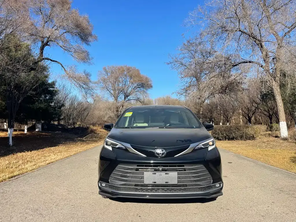 Toyota Sienna 2025 из CN, фото 2