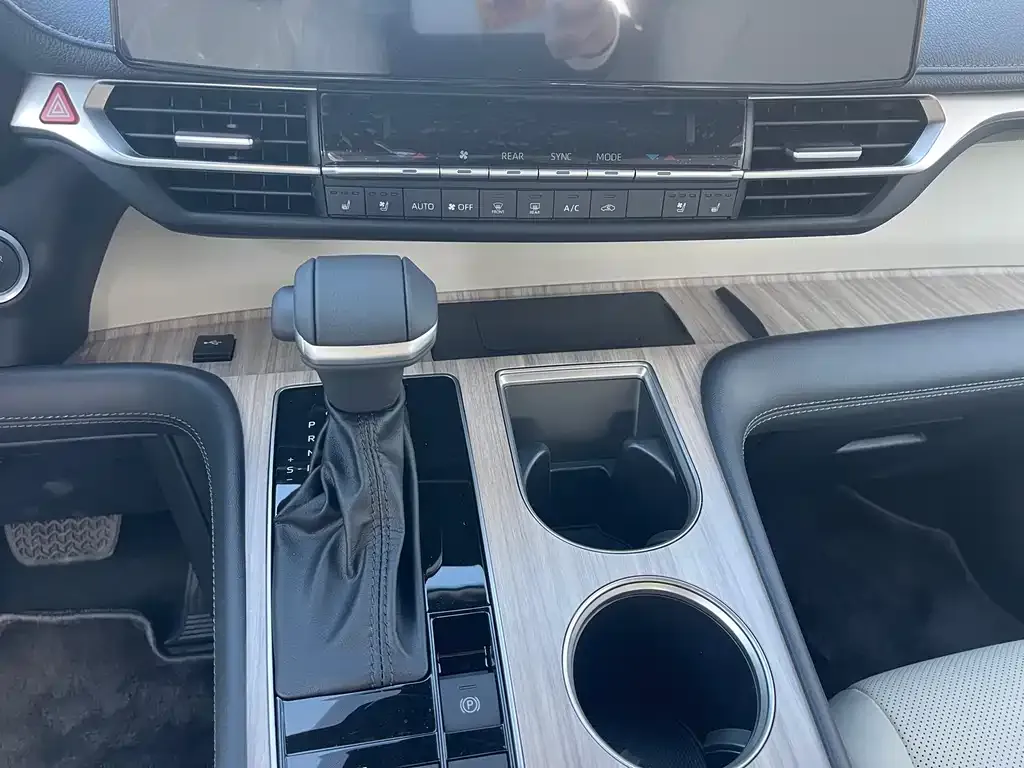 Toyota Sienna 2025 из CN, фото 9