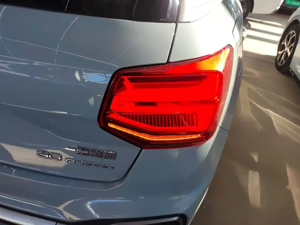 Audi Q2L e-tron 2022 из CN, фото 7