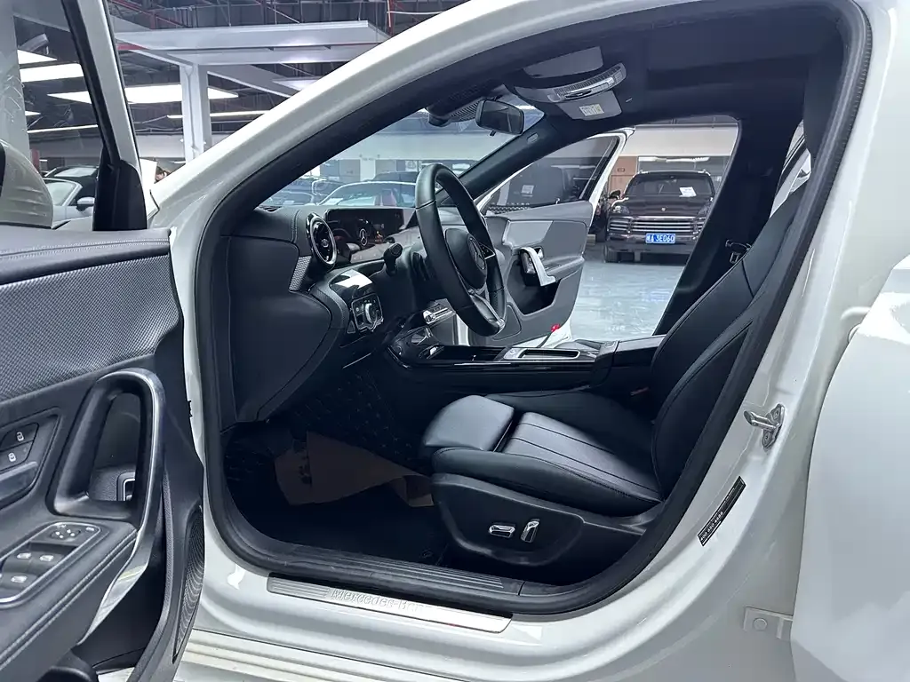 Mercedes-Benz A-Class 2023 из CN, фото 4