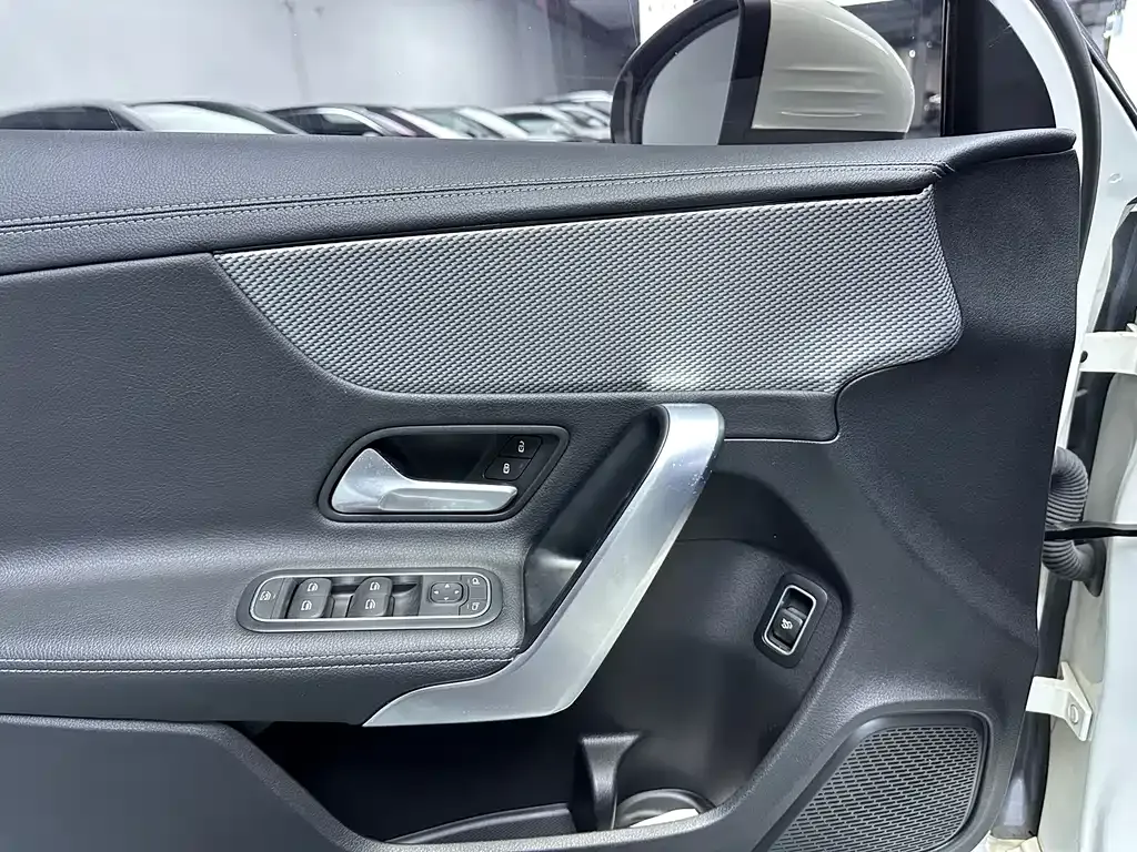 Mercedes-Benz A-Class 2023 из CN, фото 7