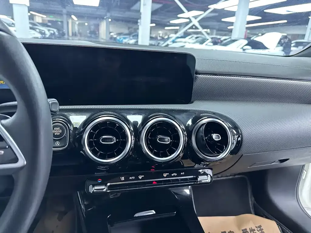 Mercedes-Benz A-Class 2023 из CN, фото 9