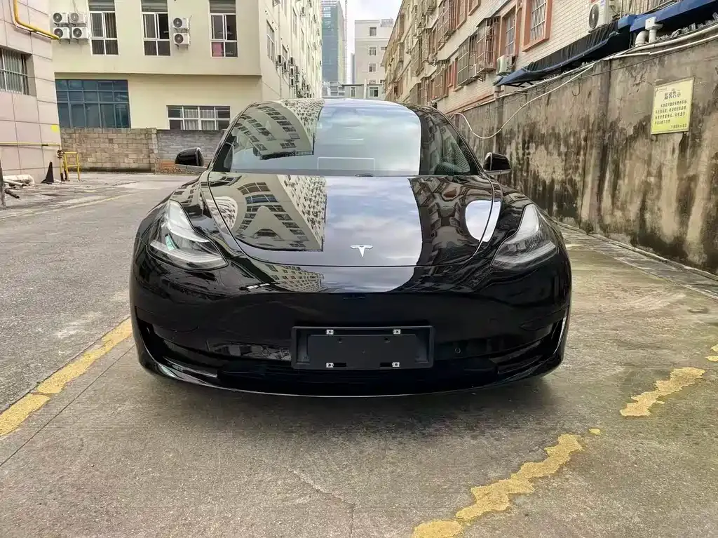 Tesla Model 3 — фото 2