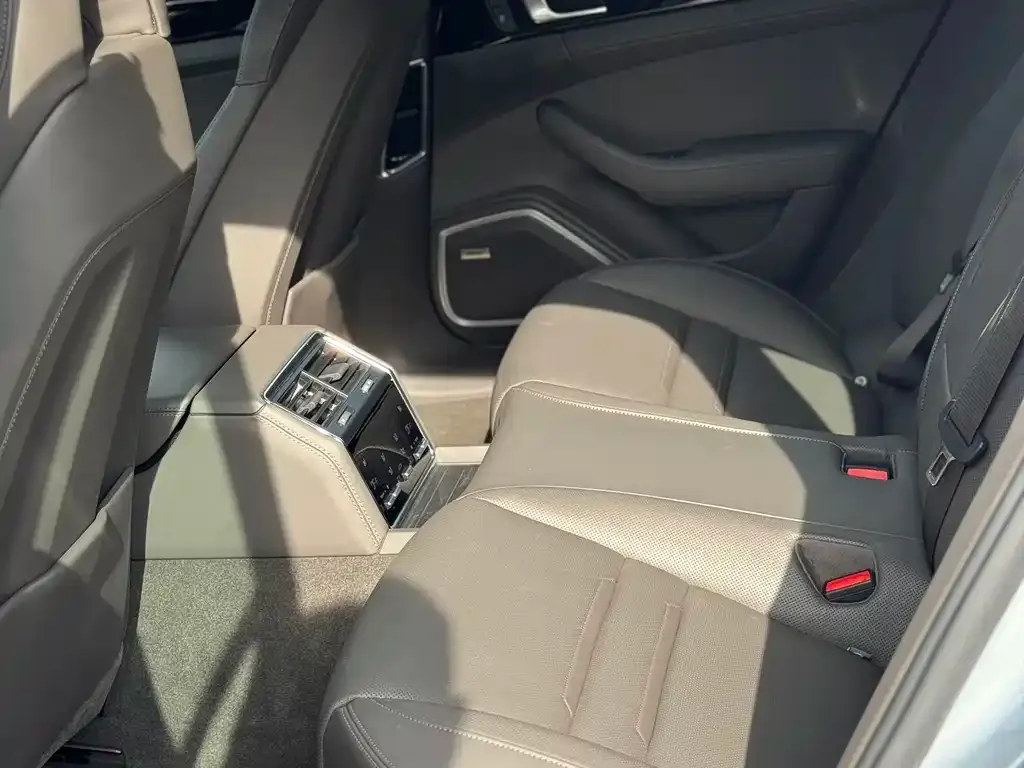 Porsche Panamera Hybrid 2023 из CN, фото 7