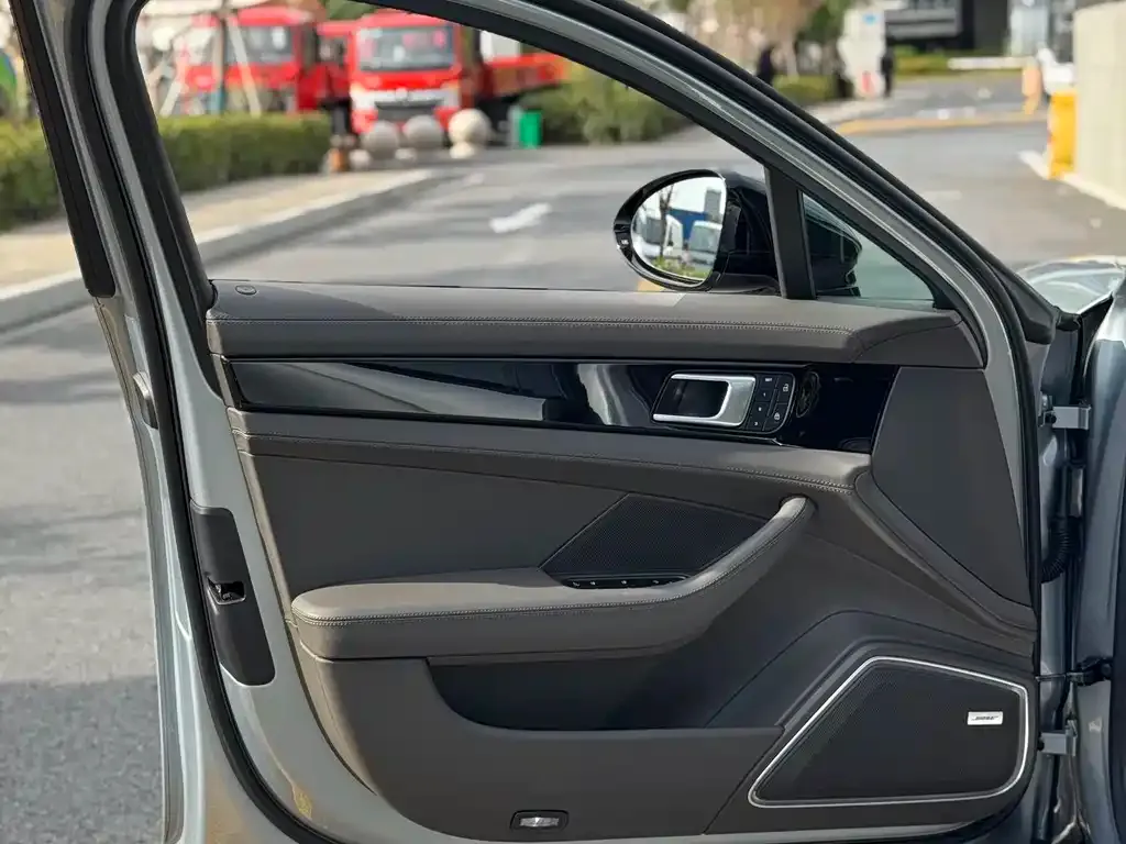 Porsche Panamera Hybrid 2023 из CN, фото 8