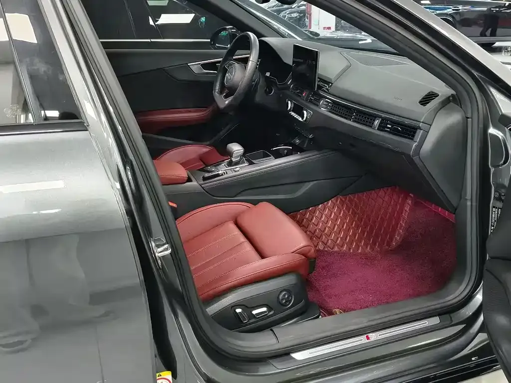 Audi A4L 2024 из CN, фото 7