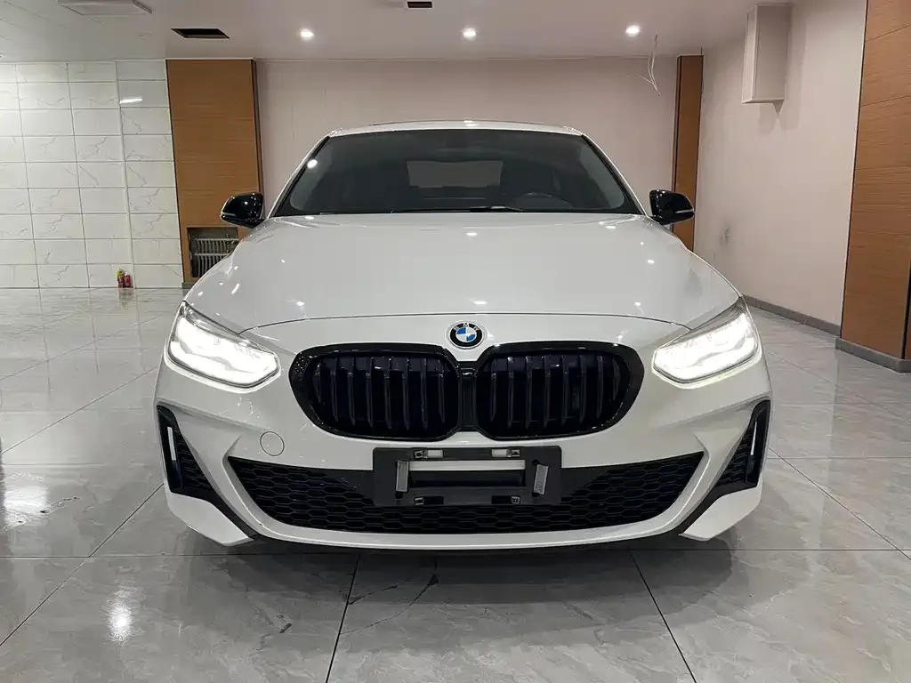 BMW 1 Series 2021 из CN, фото 2