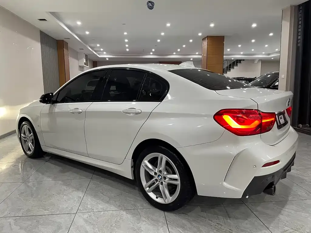BMW 1 Series 2021 из CN, фото 3