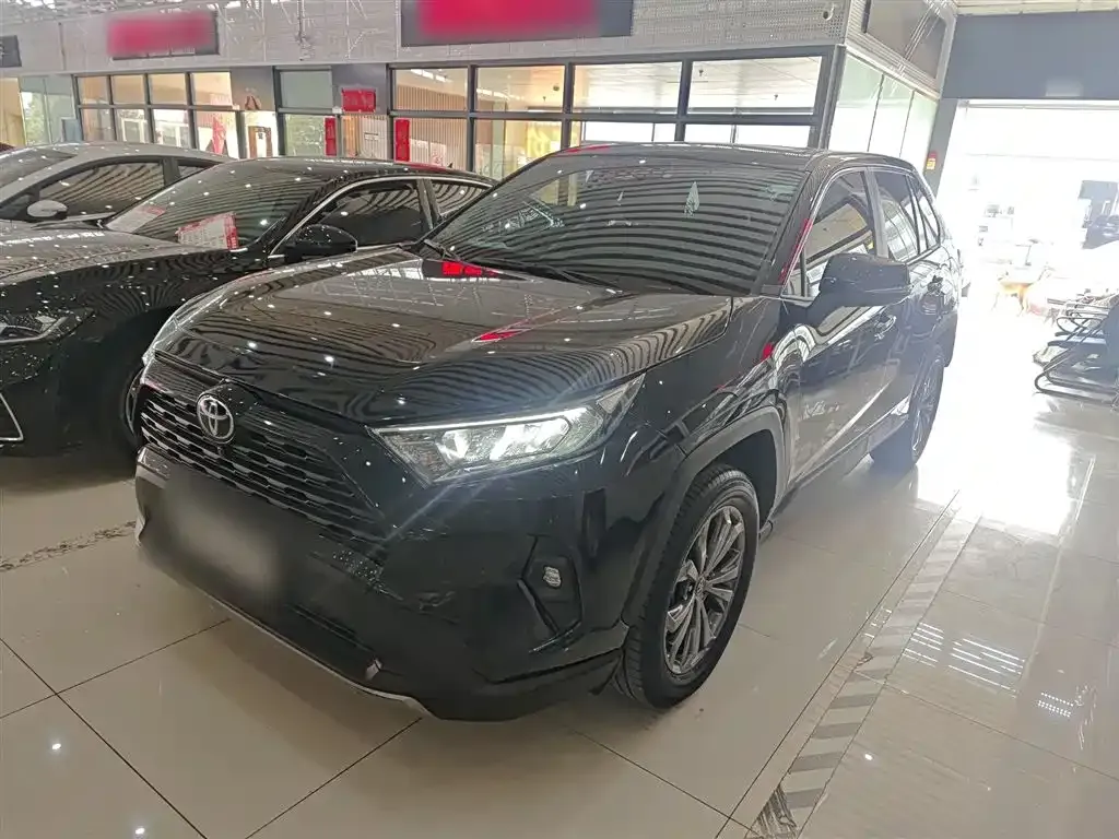 Toyota RAV4 2023 из CN, фото 2