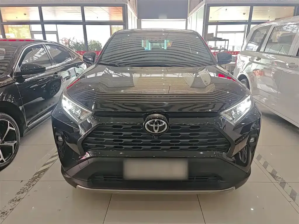 Toyota RAV4 2023 из CN, фото 3