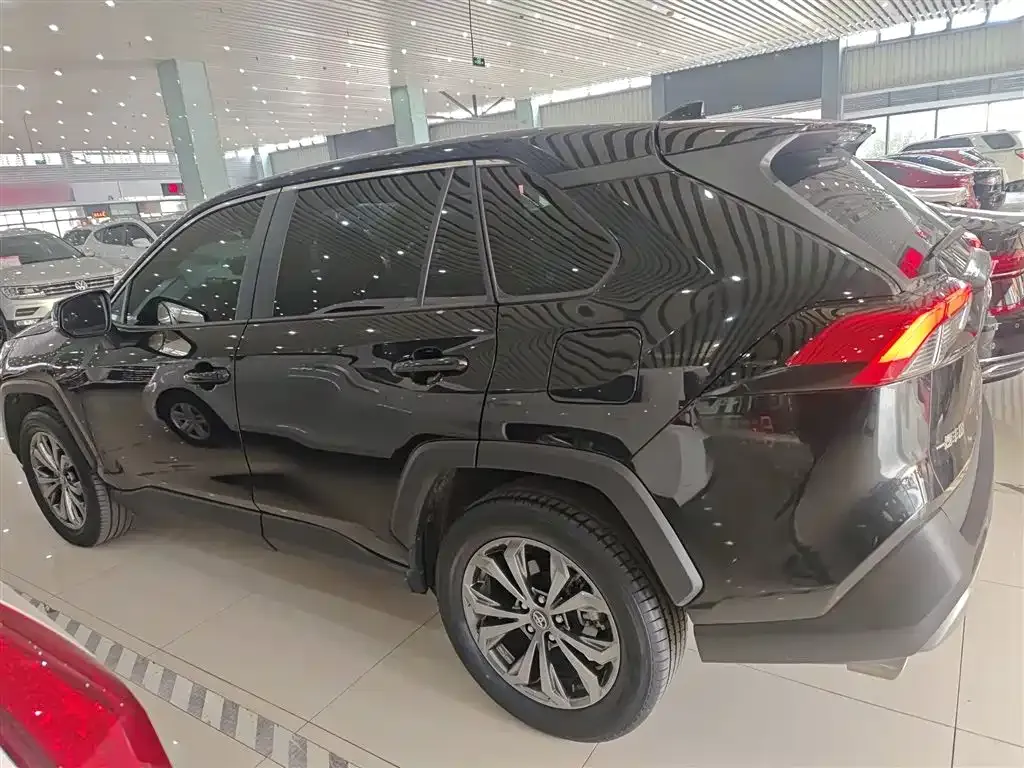 Toyota RAV4 2023 из CN, фото 5