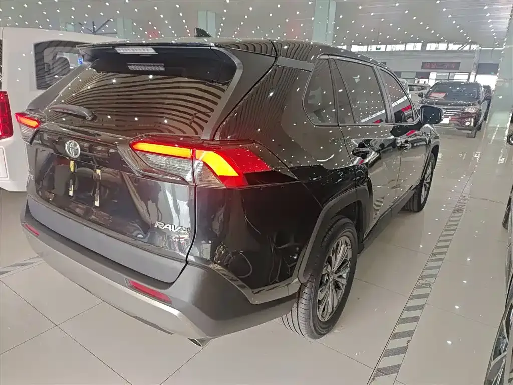 Toyota RAV4 2023 из CN, фото 7