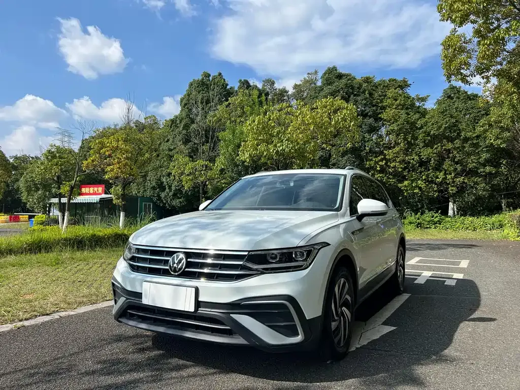 Volkswagen Tiguan L 2023 из CN, фото 1