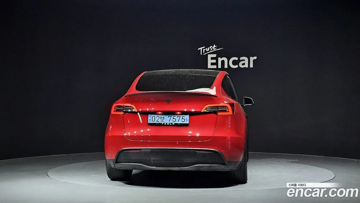 Tesla Model Y — фото 4