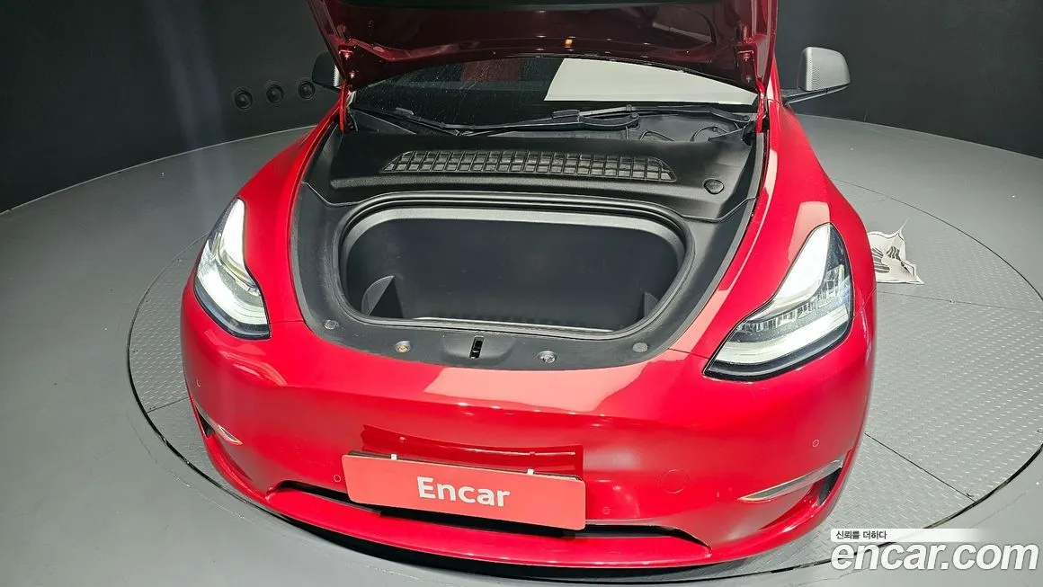 Tesla Model Y — фото 6