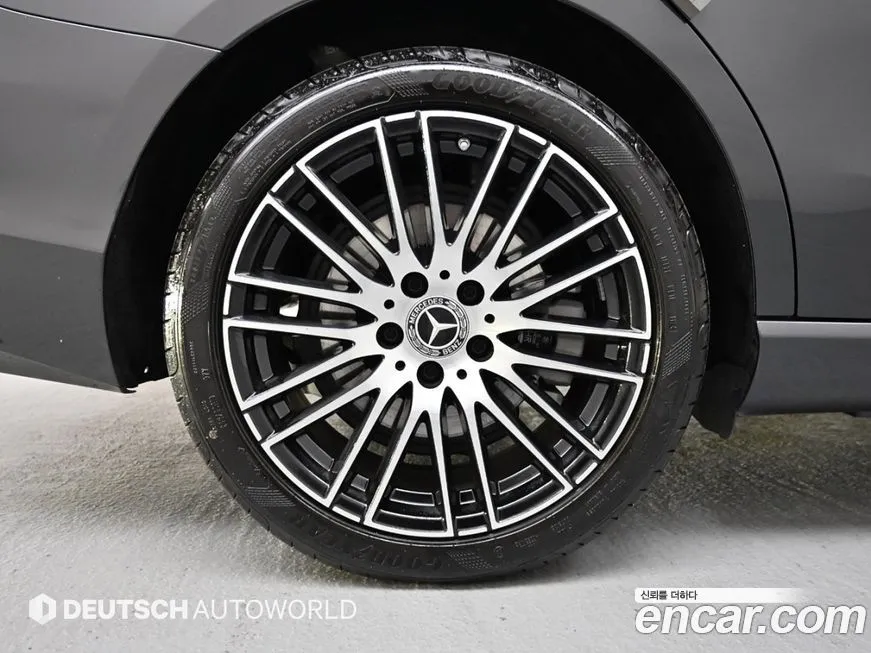 Mercedes-Benz C-Class 2025 из KR, фото 5