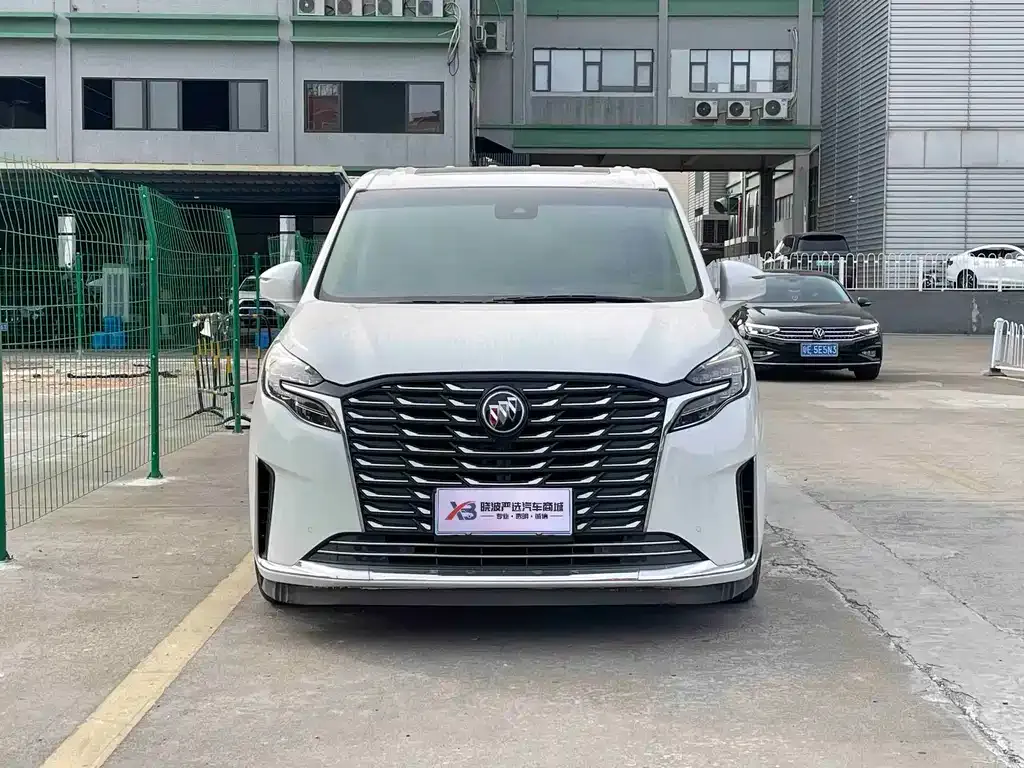 Buick GL8 2023 из CN, фото 2