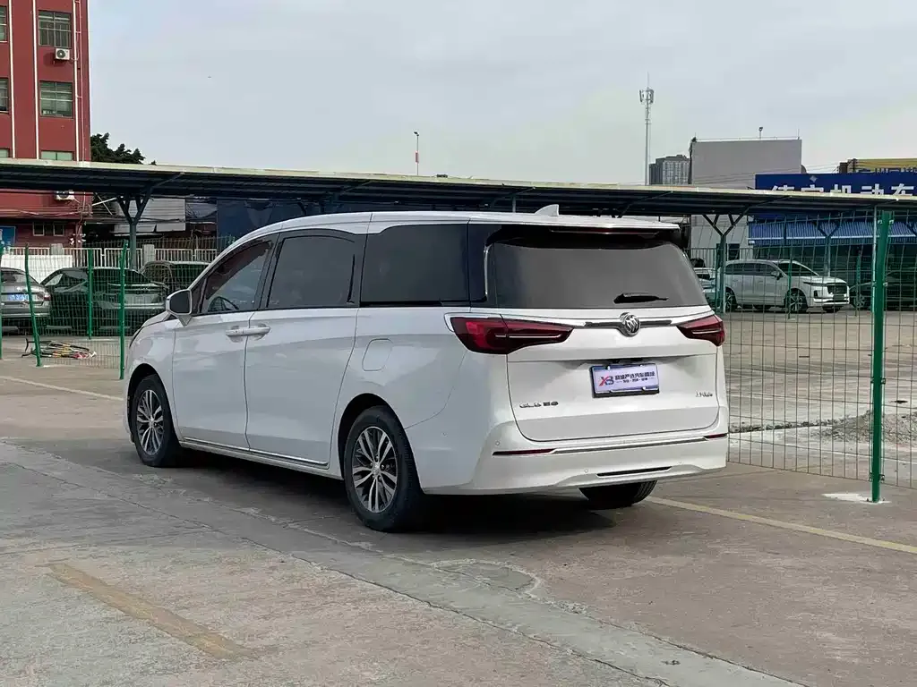 Buick GL8 2023 из CN, фото 5