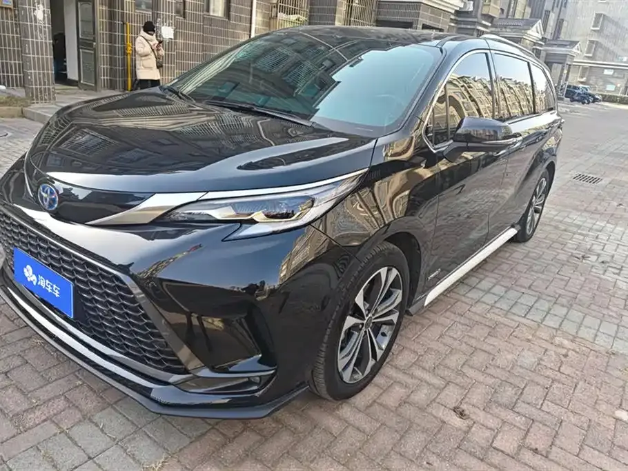 Toyota Granvia 2023 из CN, фото 1