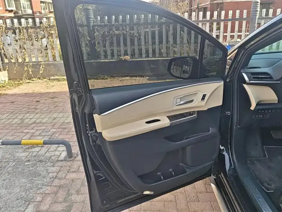 Toyota Granvia 2023 из CN, фото 7