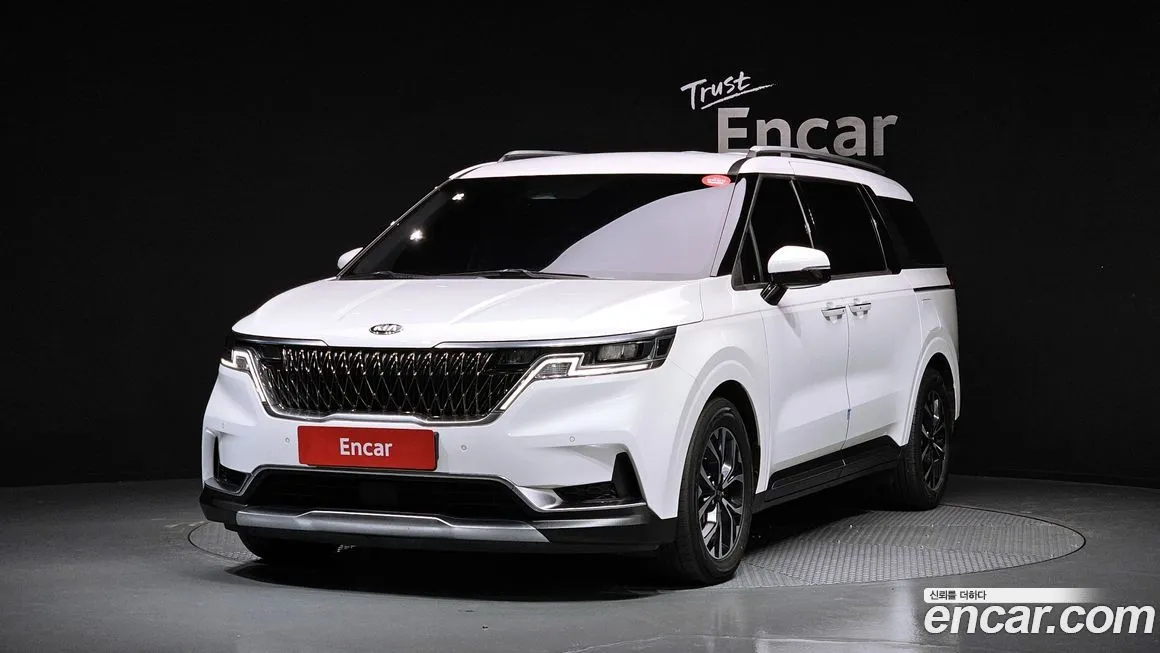 Kia Carnival — фото 1