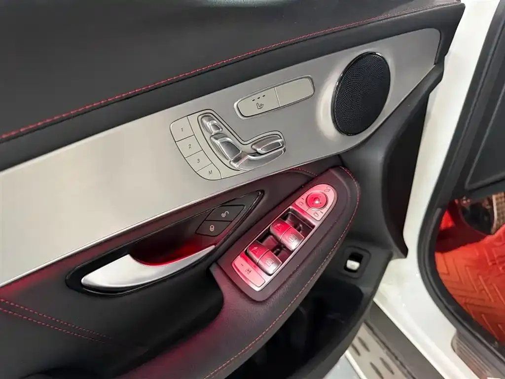 Mercedes-Benz GLC AMG — фото 6
