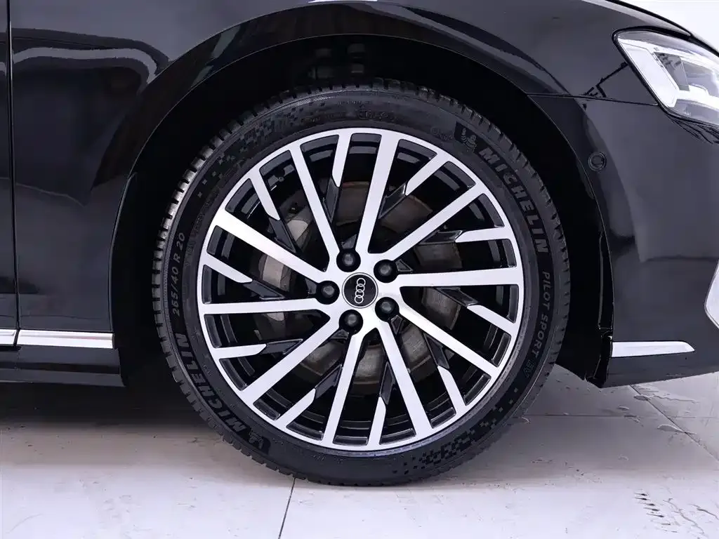 Audi A8 2023 из CN, фото 6