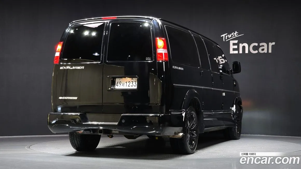 Chevrolet Express Van 2021 из KR, фото 2