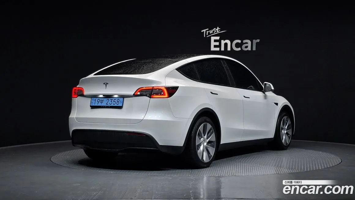 Tesla Model Y 2024 из KR, фото 2